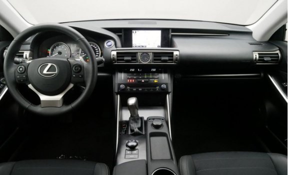 Lexus IS - 300h Hybrid Edition Limited, Automaat, Navigatie, Xenon - 1