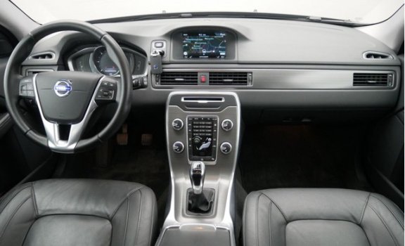 Volvo V70 - D3 Polar+ , Navigatie, Leder, Schuifdak, Xenon - 1