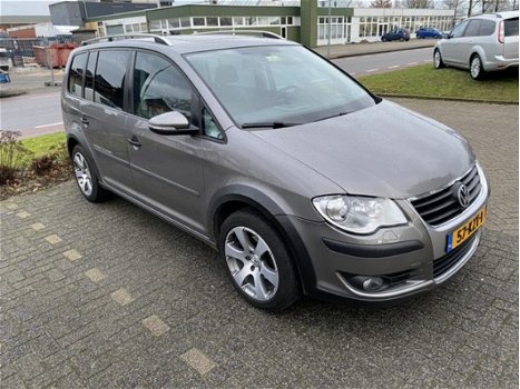 Volkswagen Touran - Cross 1.9 TDI Highline | DSG7 | Navi | Clima | Cruise | Schuif/kanteldak | - 1