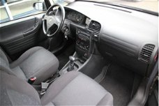 Opel Zafira - 2.2-16V Elegance | Automaat | Airco | Elektrische ramen |