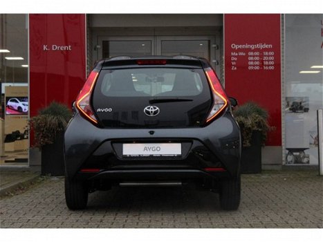 Toyota Aygo - 1.0 VVT-i x-play met x-shift automaat 5-deurs - 1