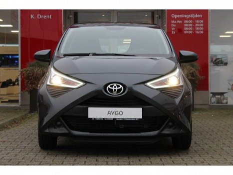 Toyota Aygo - 1.0 VVT-i x-play met x-shift automaat 5-deurs - 1