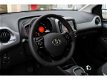 Toyota Aygo - 1.0 VVT-i x-play met x-shift automaat 5-deurs - 1 - Thumbnail