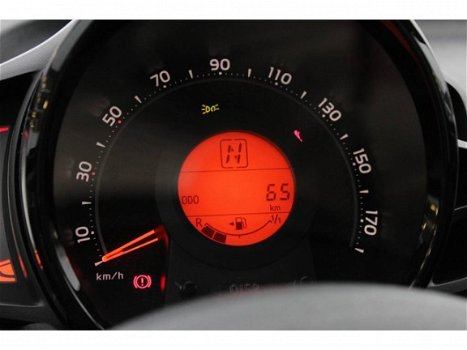 Toyota Aygo - 1.0 VVT-i x-play met x-shift automaat 5-deurs - 1