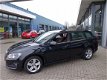 Volkswagen Golf - 1.2 TSI 105PK HIGHLINE AUTOMAAT LEDER NAVI PDC - 1 - Thumbnail