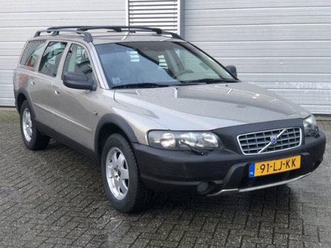 Volvo XC70 - 2.5 T Comfort Line - 1