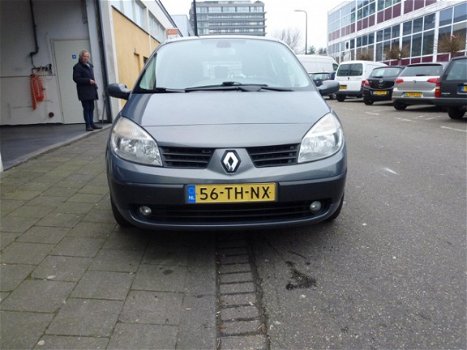 Renault Grand Scénic - 2.0-16V Business Line 7p. Apk/Airco/Nap/Cd/Boekjes/Trekhaak/Elektrisch/Centra - 1