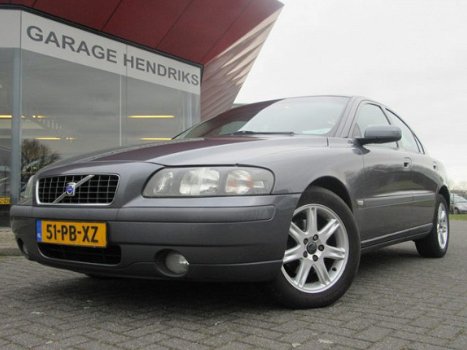 Volvo S60 - 2.4 D D5 5 cilinder (occasion) Airco , Cruise , Navigatie - 1