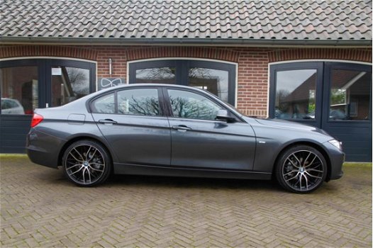 BMW 3-serie Touring - 318d Business | NAVI | AUTOMAAT | XENON - 1