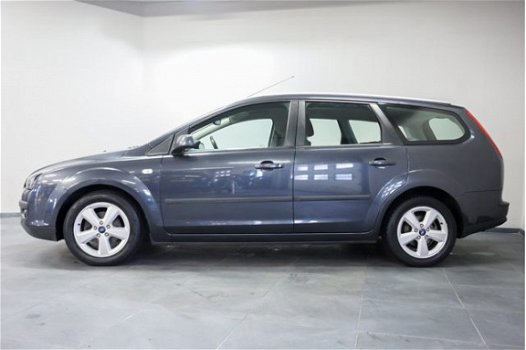 Ford Focus Wagon - 1.6-16V Futura - 1