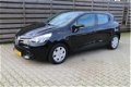 Renault Clio - 0.9 TCe Eco2 Expression Airco / Cruise / Navi / 6 Maand Bovag Garantie - 1 - Thumbnail