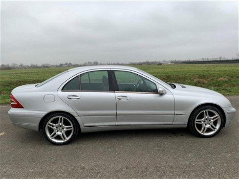 Mercedes-Benz C-klasse - 180 Elegance , mooie auto, inruil mogelijk - 1