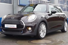 Mini Mini Cooper - 1.5 136PK BUSINESS | NAVI | AIRCO | LED | JCW PACKAGE | 17" LMV | JCW INTERIEUR |