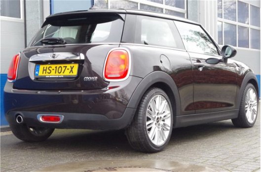 Mini Mini Cooper - 1.5 136PK BUSINESS | NAVI | AIRCO | LED | JCW PACKAGE | 17