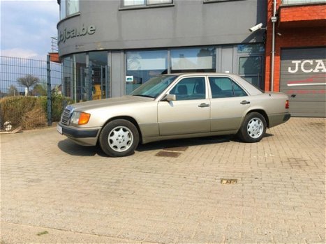 Mercedes-Benz E-klasse - e230 140000 KM ORIGINEEL NIEUWE STAAT 6999 EURO - 1