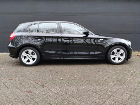 BMW 1-serie - 116i Corporate Business Line Stoelverwarming LMV FACELIFT - 1