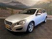 Volvo V60 - 1.6 T3 Kinetic | Navigatie | Stoelverwarming | Parkeersensoren | Nieuwe APK | Goede staa - 1 - Thumbnail