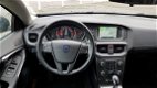 Volvo V40 - 1.5 T2 Momentum // NAVI // CLIMA // CRUISE - 1 - Thumbnail