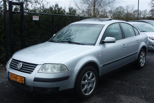 Volkswagen Passat - 1.6 Comfortline AIRCO APK11-20 VASTE PRIJS - 1