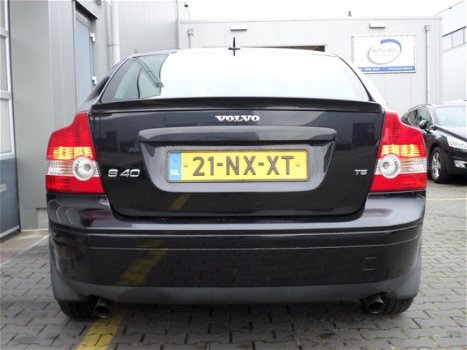 Volvo S40 - 2.5 T5 Exclusive Xenon/Leer/Clima/Stoelverw - 1