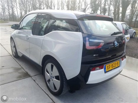 BMW i3 - Comfort Adv 125kw 4% bijtelling, Snellaadpakket - 1