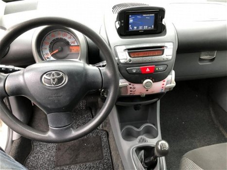 Toyota Aygo - 1.0-12V Comfort Navigator AIRCO NAVIGATIE ORG 110362 KM NAP O.H BOEKJES NW APK 5 DEURS - 1