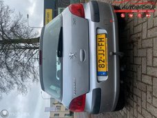 Peugeot 307 - 1.6-16V XT