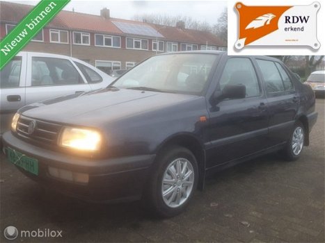 Volkswagen Vento - 1.8 CL uniek km NAP NW APK Automaat - 1