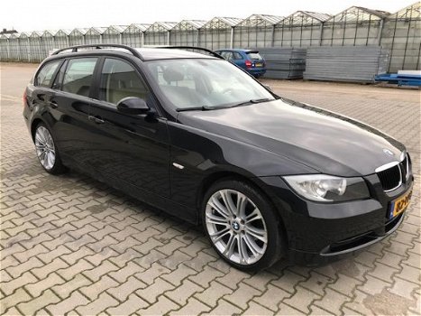 BMW 3-serie Touring - 320i Business Line Navigatie, Leerbekleding, Cruise controle, Airco auto - 1