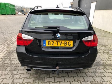 BMW 3-serie Touring - 320i Business Line Navigatie, Leerbekleding, Cruise controle, Airco auto - 1