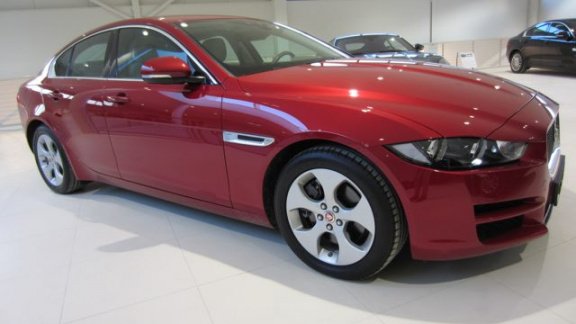 Jaguar XE - 2.0 Prestige - 1