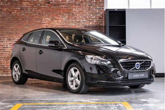 Volvo V40 - D2 Momentum Business - 1