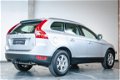 Volvo XC60 - D5 Aut AWD Momentum / Xenon / Leer / Trekhaak - 1 - Thumbnail