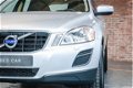 Volvo XC60 - D5 Aut AWD Momentum / Xenon / Leer / Trekhaak - 1 - Thumbnail