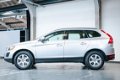 Volvo XC60 - D5 Aut AWD Momentum / Xenon / Leer / Trekhaak - 1 - Thumbnail
