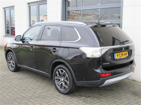 Mitsubishi Outlander - 2.0 PHEV Instyle X-Line Automaat *Leder *Navigatiesysteem *Trekhaak - 1