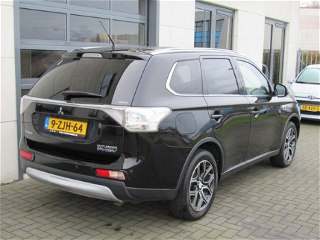 Mitsubishi Outlander - 2.0 PHEV Instyle X-Line Automaat *Leder *Navigatiesysteem *Trekhaak - 1