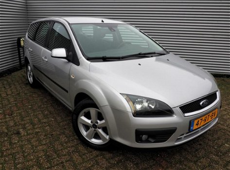 Ford Focus Wagon - 1.6 16V Futura AIRCO CRUISE TREKHAAK - 1