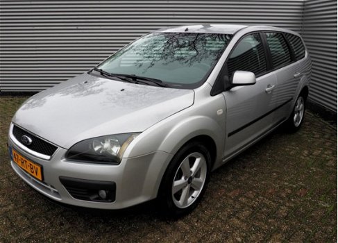 Ford Focus Wagon - 1.6 16V Futura AIRCO CRUISE TREKHAAK - 1