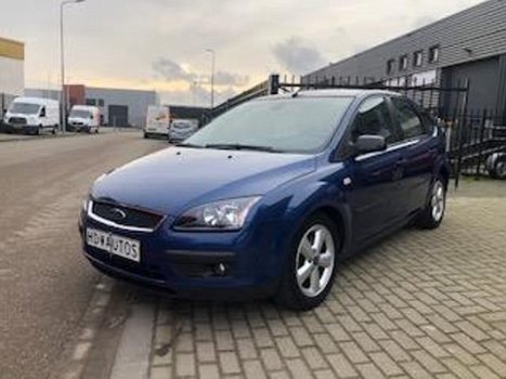 Ford Focus - 1.6-16V Futura - 1