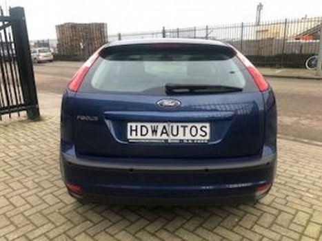 Ford Focus - 1.6-16V Futura - 1