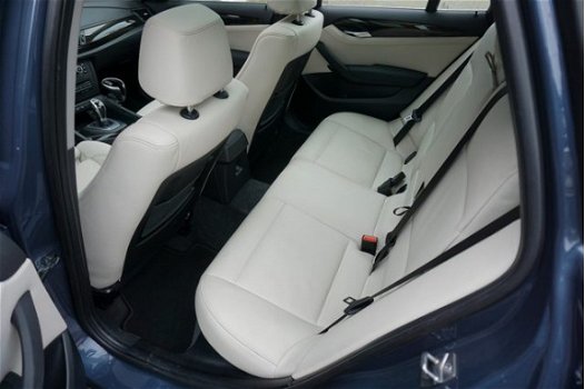 BMW X1 - xDrive28i High Executive | Schuifdak | Sportstoelen | Leder | Automaat | - 1