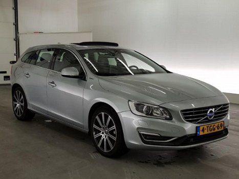 Volvo V60 - 2.4 D6 AWD Plug-In Hybrid Summum - 1