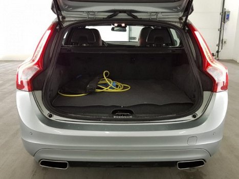 Volvo V60 - 2.4 D6 AWD Plug-In Hybrid Summum - 1