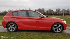 BMW 1-serie - 116i Sport-line 5 deurs Bi-Xenon/Cruise/Navi