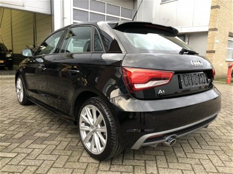 Audi A1 Sportback - 1.4 TDI S Line AUT/ Keyless/Navi - 1