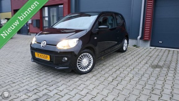 Volkswagen Up! - High UP / 75PK / Navi & Airco / LM velgen - 1