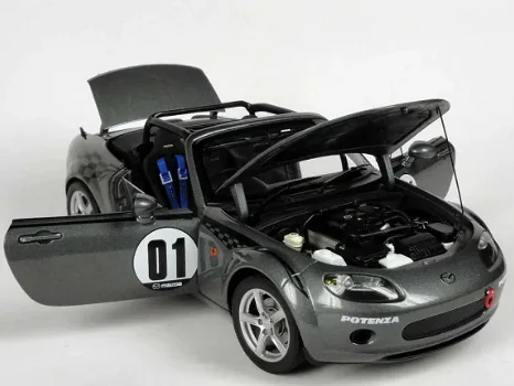 1:18 AUTOart 2006 Mazda MX-5 Roadster #01 NC NR-A galaxy grey RHD - 4