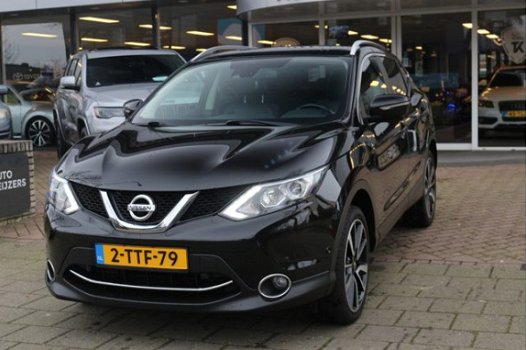 Nissan Qashqai - 1.6 dCi Tekna Leder , Navigatie Cruise Control en Panoramadak Zondag a.s. open - 1