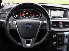 Volvo V40 - 1.6 D2 R Design Leer Xenon Navi ECC PDC V+a